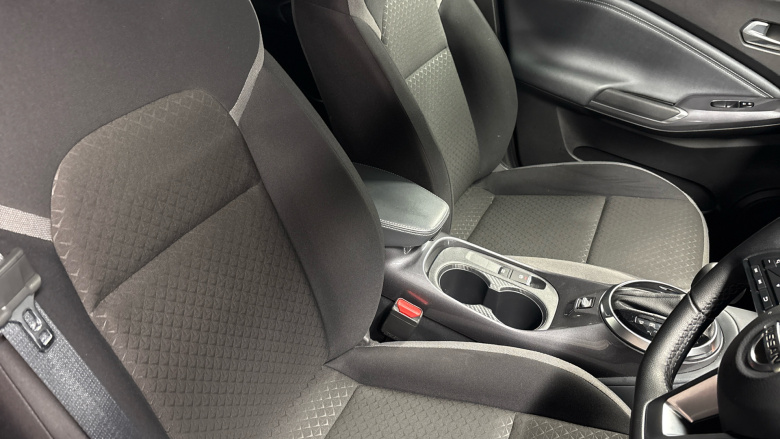 Nissan Juke 1.0 DiG-T 114 N-Connecta 5dr DCT Petrol Hatchback